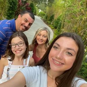 Meet your Posher, Lori